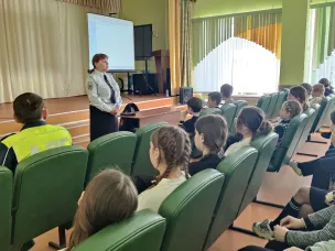 «Полицейские провели урок безопасности со школьниками»